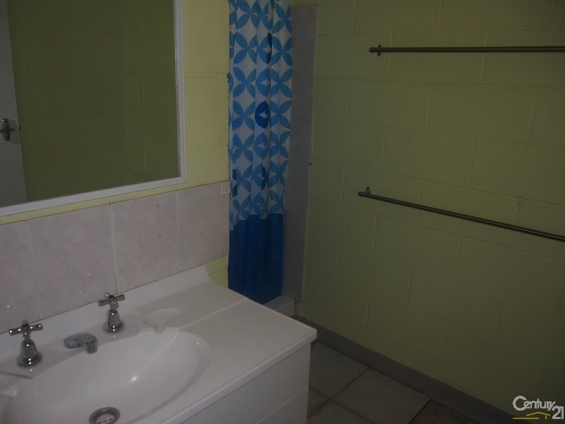 1/33  Butler Street, New Auckland QLD 4680