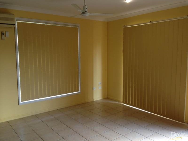 2/79 Col Brown Avenue, Clinton QLD 4680