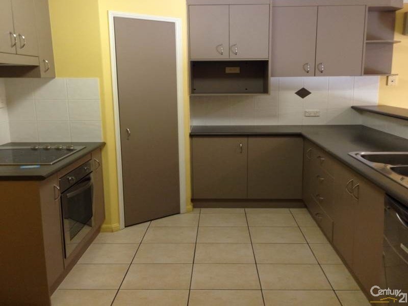 2/79 Col Brown Avenue, Clinton QLD 4680