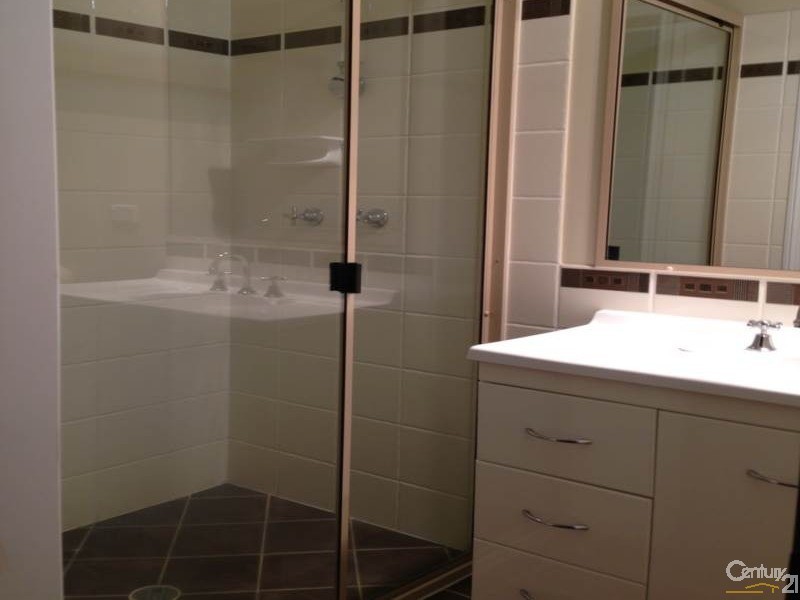 2/79 Col Brown Avenue, Clinton QLD 4680