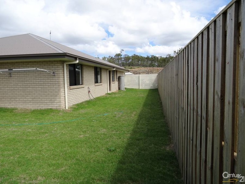 31 Koolivoo Parade, Boyne Island QLD 4680