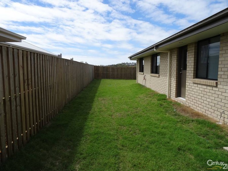 31 Koolivoo Parade, Boyne Island QLD 4680