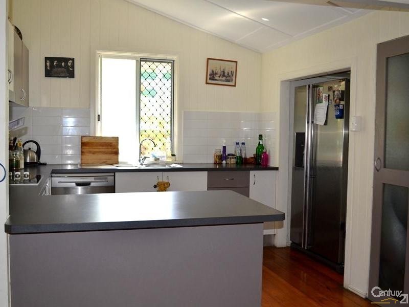 17 Fowler Street, West Gladstone QLD 4680