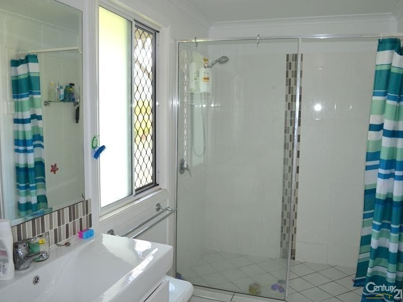 17 Fowler Street, West Gladstone QLD 4680