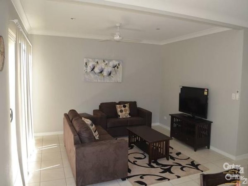 8/214-216 Oaka Street, South Gladstone QLD 4680