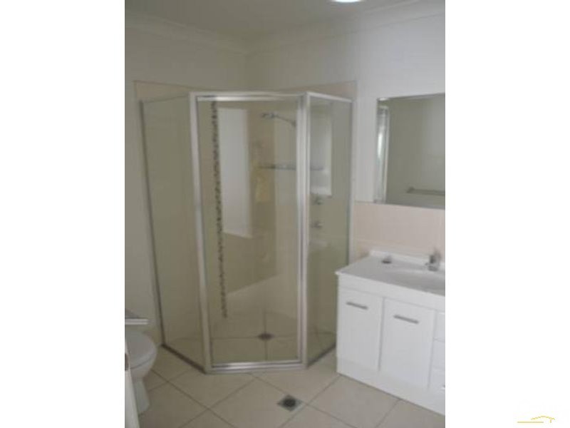 8/214-216 Oaka Street, South Gladstone QLD 4680