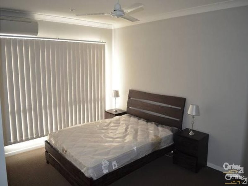 8/214-216 Oaka Street, South Gladstone QLD 4680