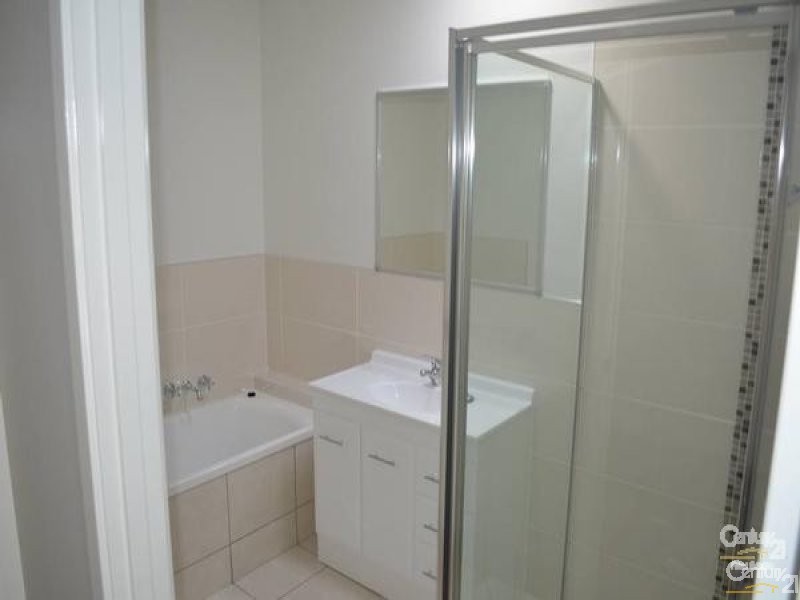 8/214-216 Oaka Street, South Gladstone QLD 4680