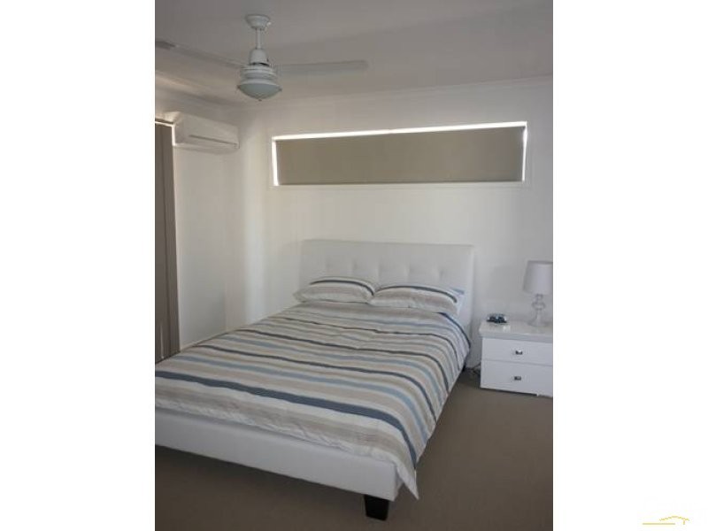 2/5  Glenlyon Street, Gladstone QLD 4680