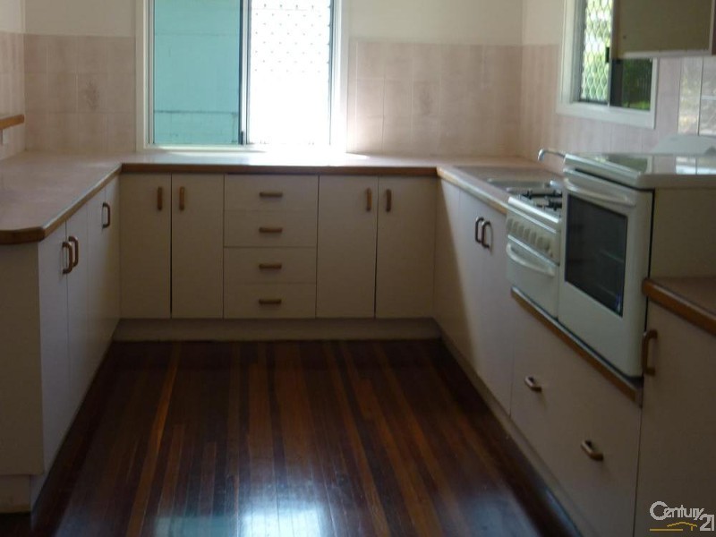 33 Mellefont Street, West Gladstone QLD 4680