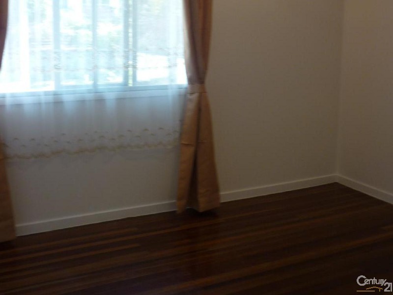 33 Mellefont Street, West Gladstone QLD 4680