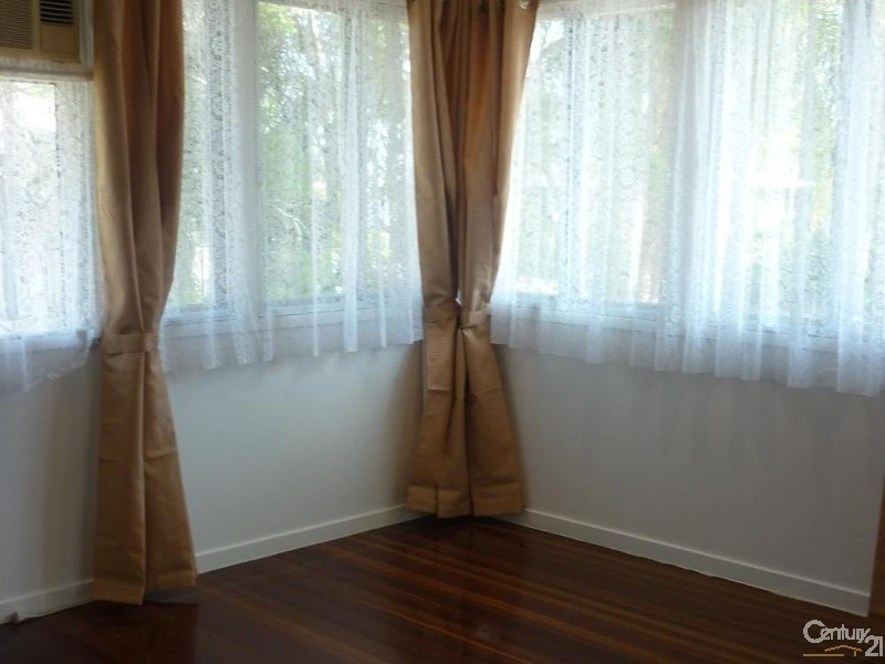 33 Mellefont Street, West Gladstone QLD 4680