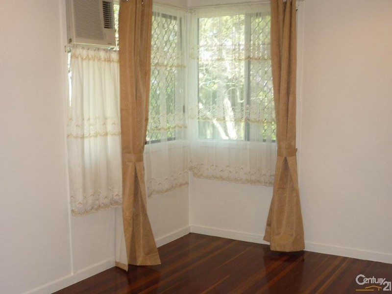 33 Mellefont Street, West Gladstone QLD 4680