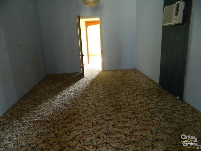 69 Tank Street, West Gladstone QLD 4680