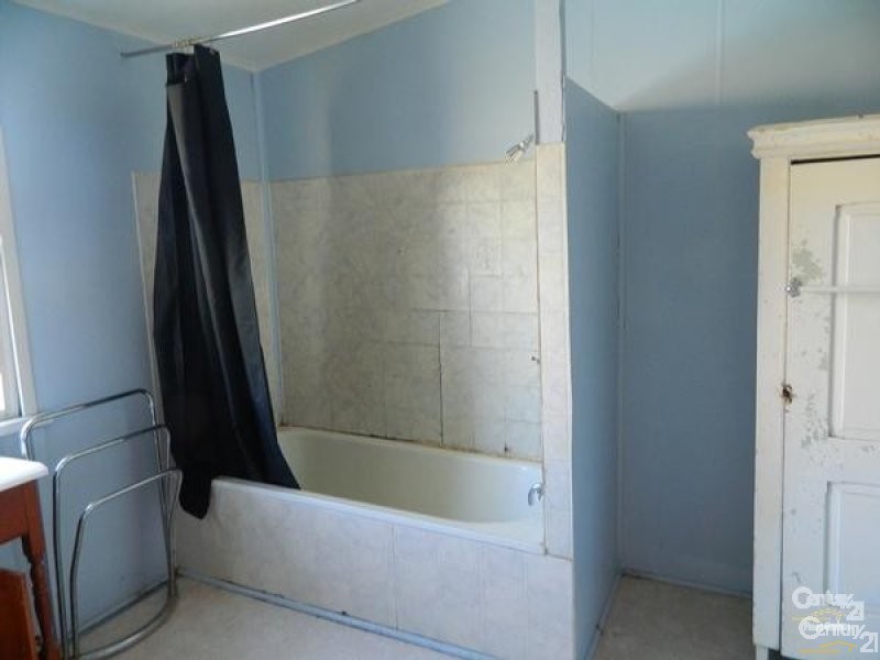 69 Tank Street, West Gladstone QLD 4680