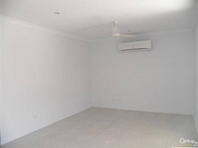 7 Valley Way, Boyne Island QLD 4680