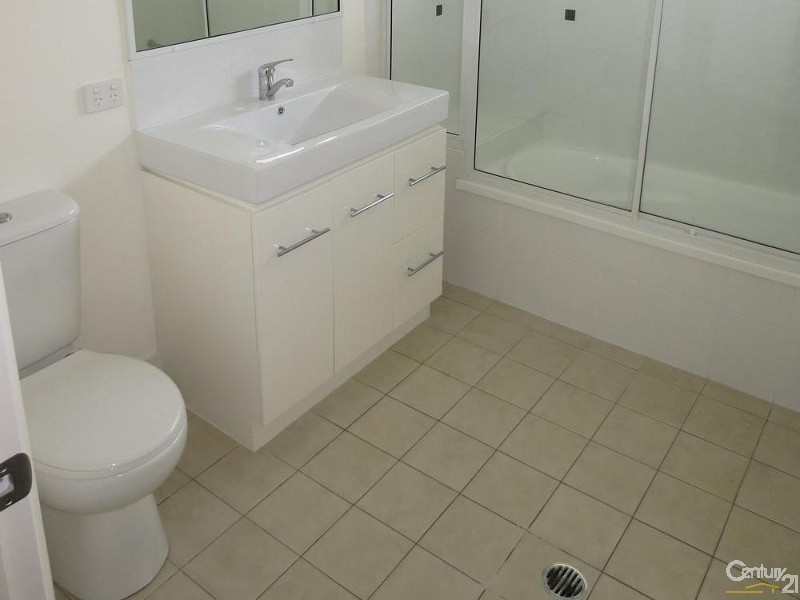 8/21 Roberts Street, South Gladstone QLD 4680