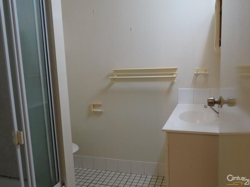 1/32 Elizabeth Street, South Gladstone QLD 4680