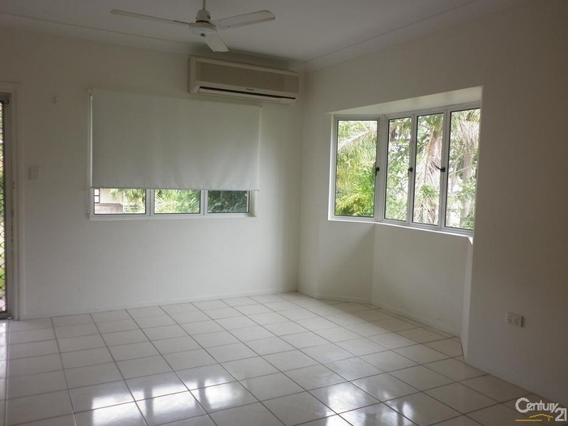 2 Lomas Street, West Gladstone QLD 4680