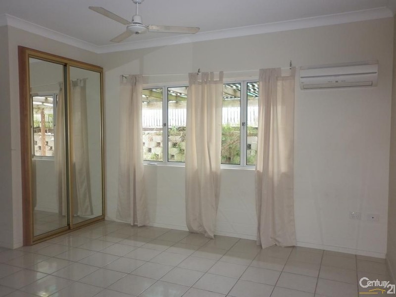 2 Lomas Street, West Gladstone QLD 4680