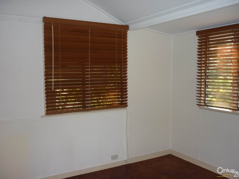 15 Fowler Street, West Gladstone QLD 4680