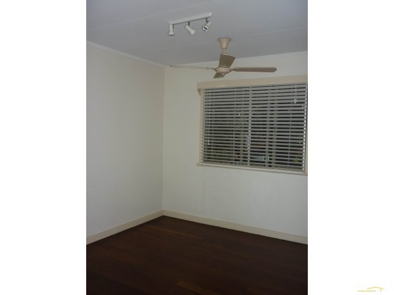 15 Fowler Street, West Gladstone QLD 4680