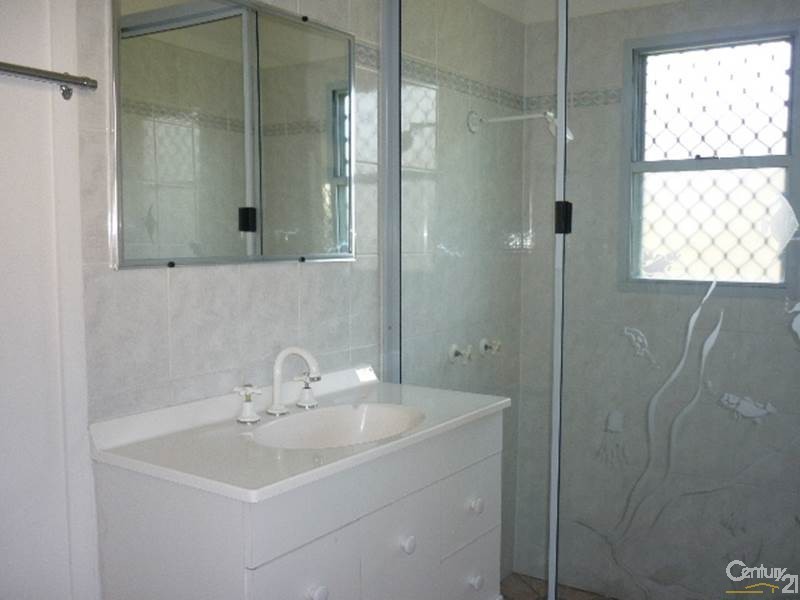 37 O’Connell Street, Barney Point QLD 4680
