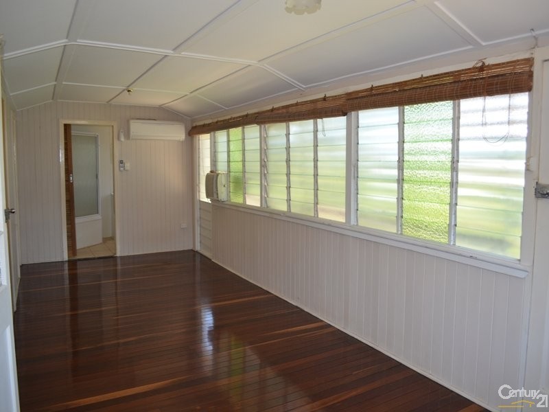 33 Williams Street, West Gladstone QLD 4680