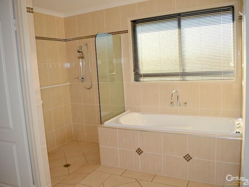 1 Harlequin Court, Calliope QLD 4680