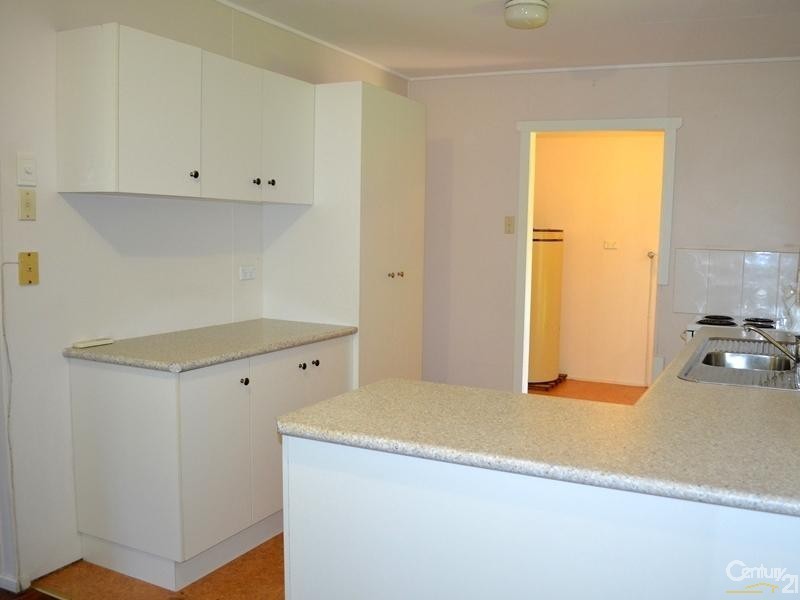 48 Adelaide Street, South Gladstone QLD 4680