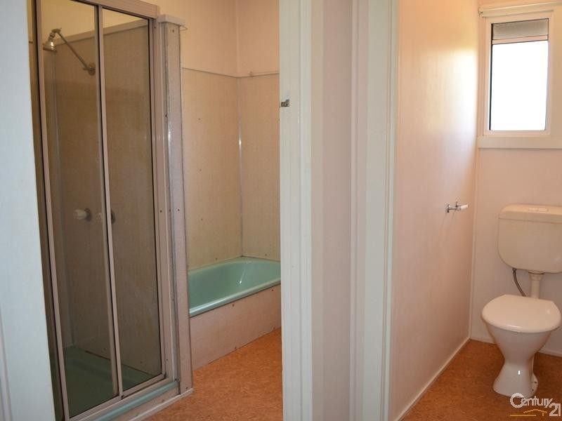 48 Adelaide Street, South Gladstone QLD 4680