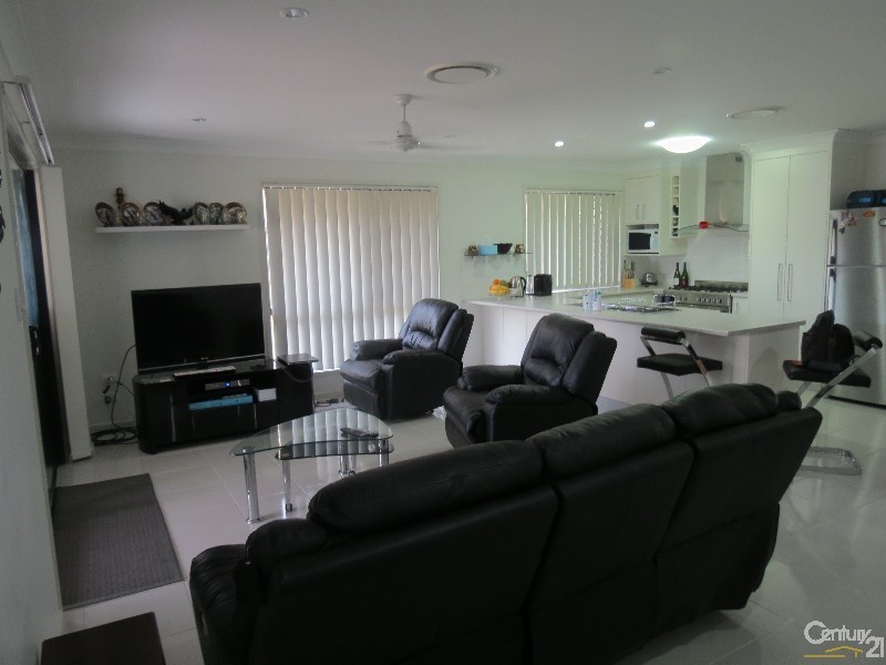 39 Golf View Drive, Boyne Island QLD 4680