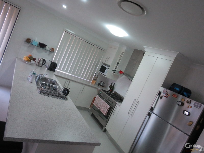 39 Golf View Drive, Boyne Island QLD 4680