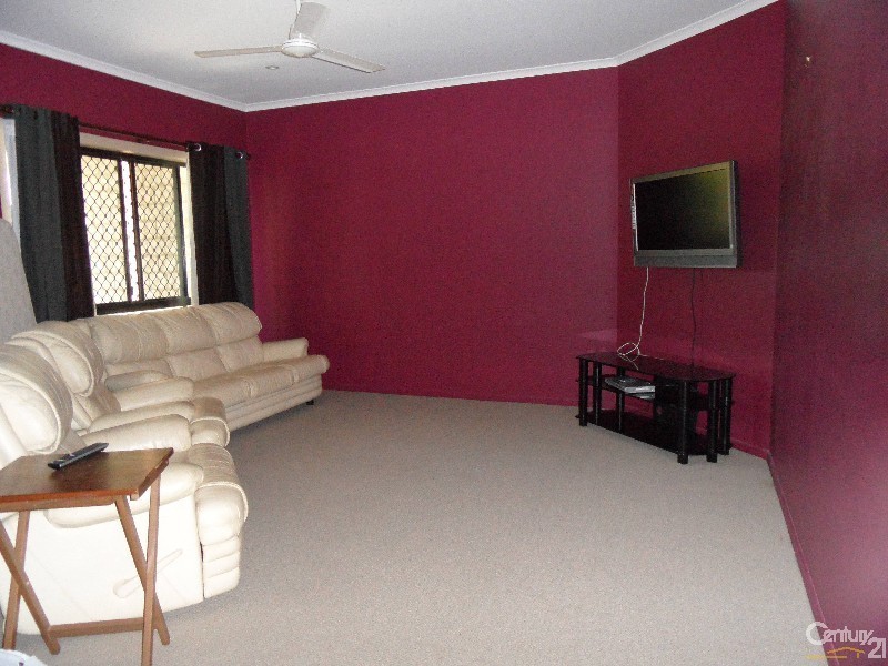 7 Sunrise Place, New Auckland QLD 4680