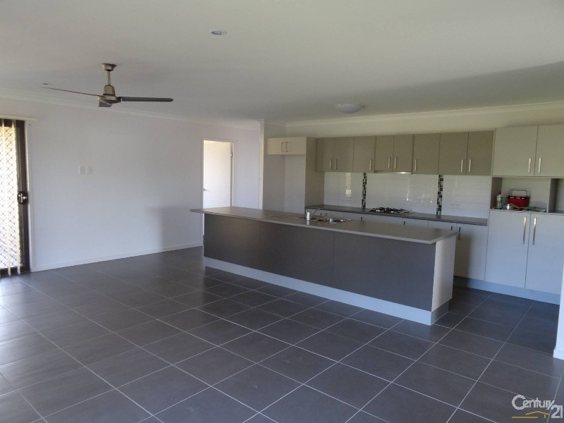 5 Parkway Drive, FOREST SPRINGS ESTATE, Kirkwood QLD 4680