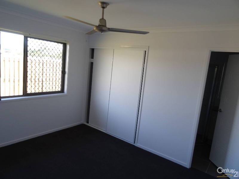 5 Parkway Drive, FOREST SPRINGS ESTATE, Kirkwood QLD 4680