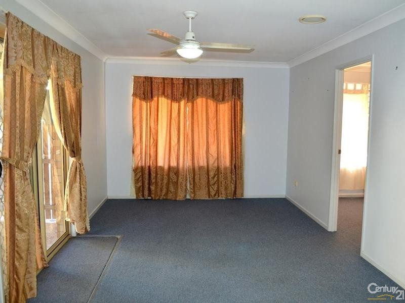 4 Drummer Street, Toolooa QLD 4680