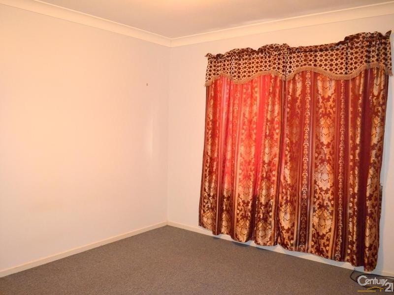 4 Drummer Street, Toolooa QLD 4680