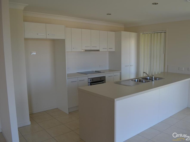 11 Canal Street, CLOUDSCAPE ESTATE, Calliope QLD 4680