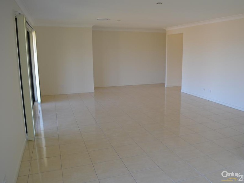 11 Canal Street, CLOUDSCAPE ESTATE, Calliope QLD 4680