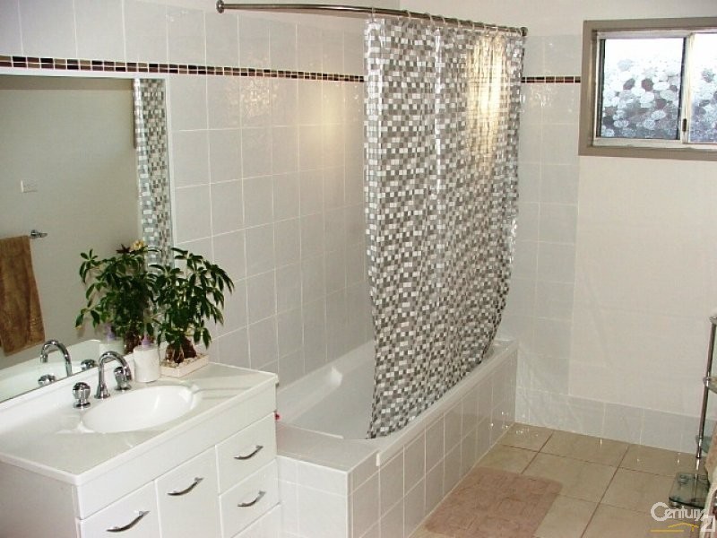 23 Oxley Drive, South Gladstone QLD 4680