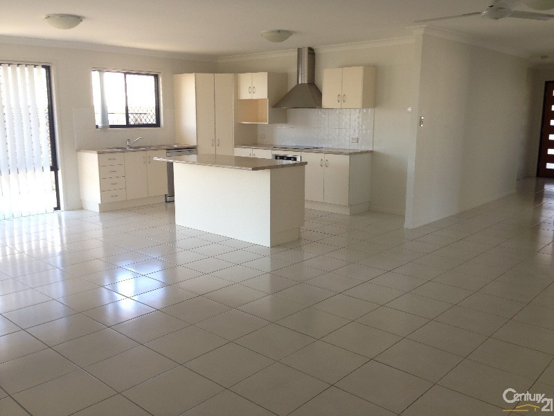 14 Woodland Court, Kirkwood QLD 4680