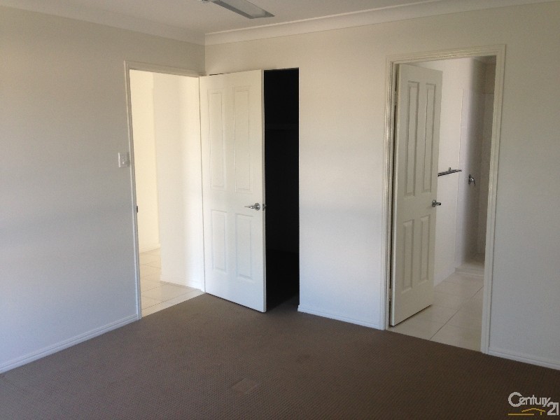 14 Woodland Court, Kirkwood QLD 4680