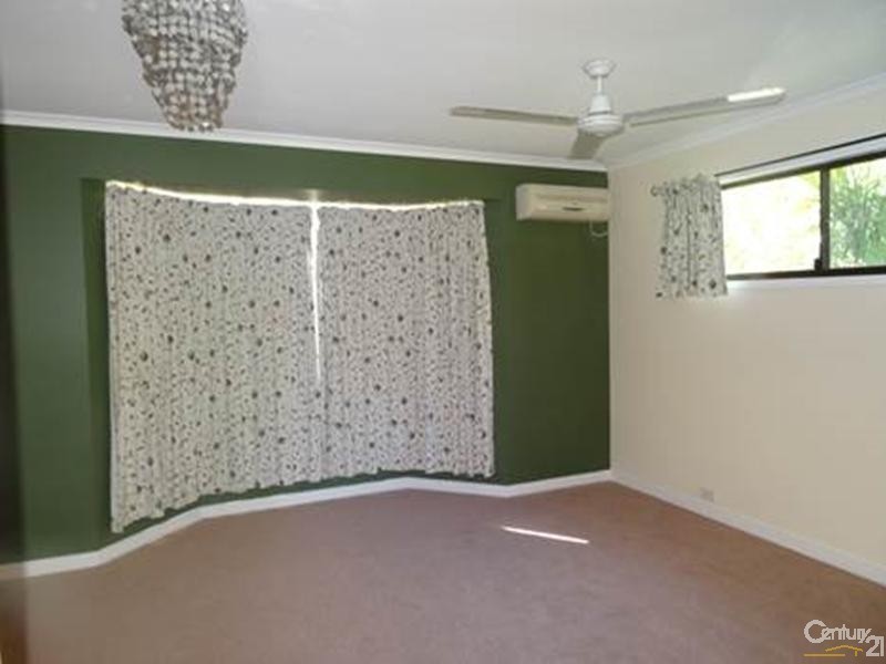 62 J Hickey Avenue, Clinton QLD 4680
