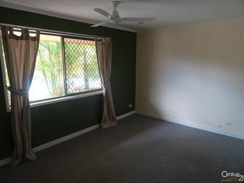 62 J Hickey Avenue, Clinton QLD 4680