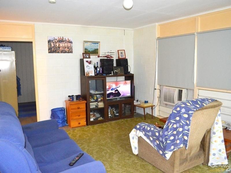 17 Leonard Street, South Gladstone QLD 4680