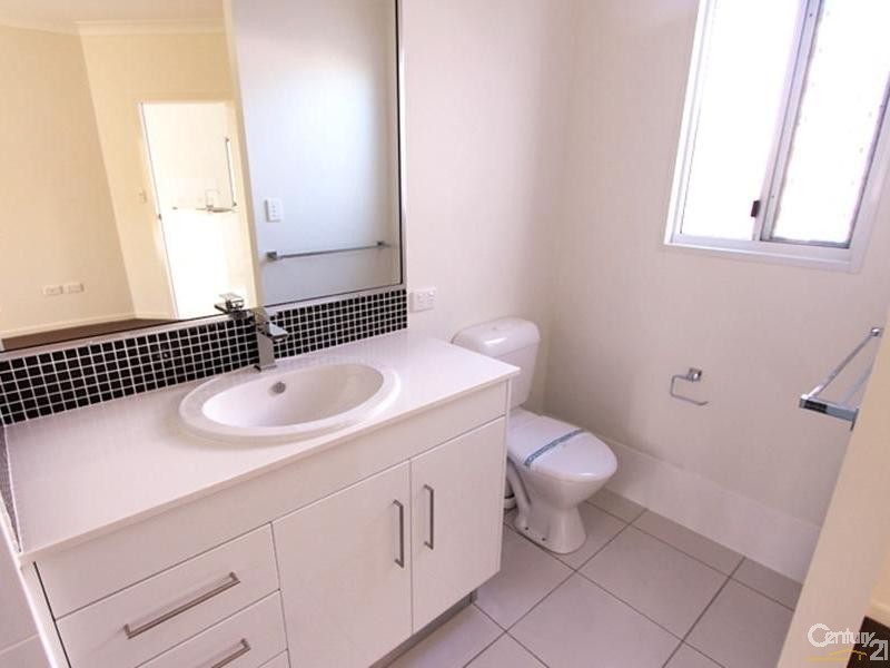 Clinton QLD 4680