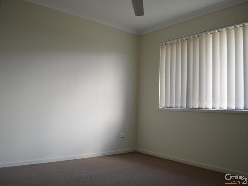 8 Creekview Drive, New Auckland QLD 4680