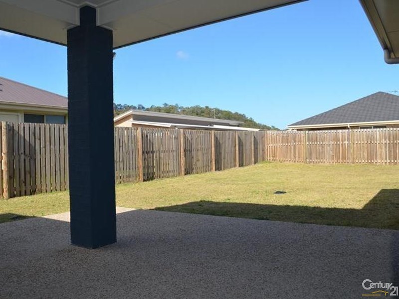 8 Creekview Drive, New Auckland QLD 4680