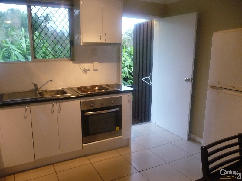 3/3 Butler Street, New Auckland QLD 4680
